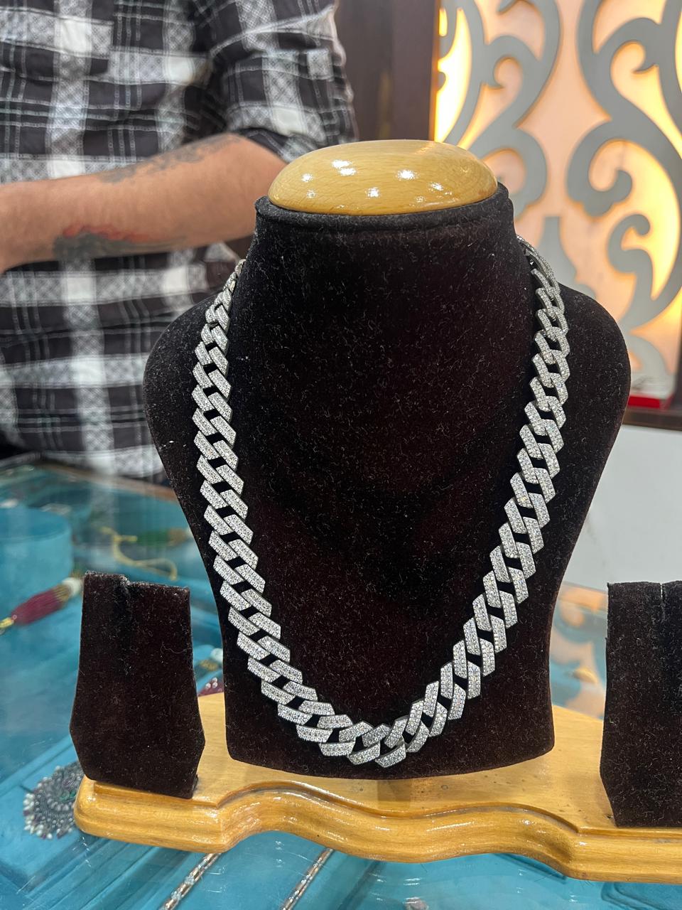 Raw jewellery photo